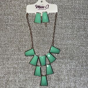🆕 Miss C. Mint Green & Gold Necklace & Earrings
